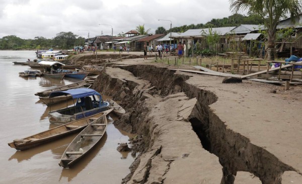 FOTOS: Caos, muerte y destrucción dejó fuerte sismo en Perú