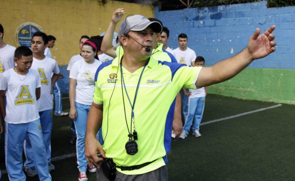 Bella hija de exfutbolista del Olimpia es conquistada por jugador hondureño