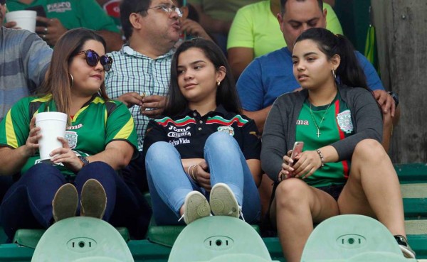 Las bellezas que llegaron al Yankel Rosenthal en el Marathón vs Motagua