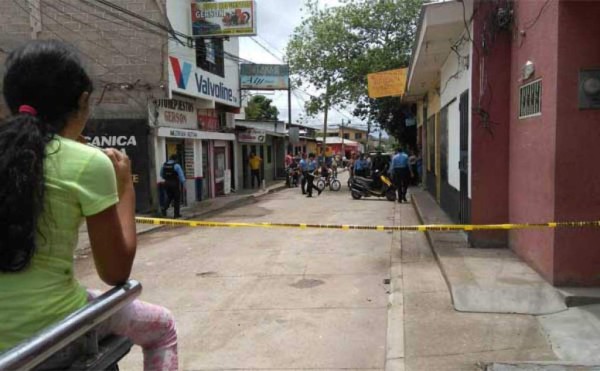 Desgarradoras imágenes dejó el retiro del cadáver de empresario asesinado en Juticalpa