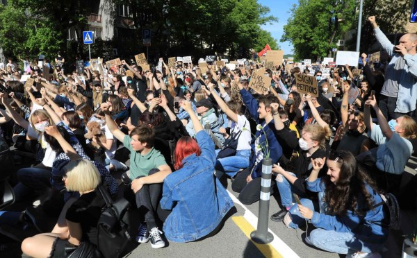 FOTOS: Negros en Europa también sufren racismo y se suman a protestas por George Floyd