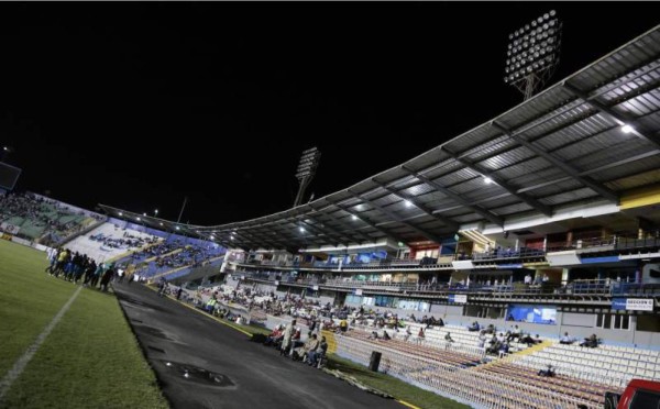 El Estadio Nacional no cumple con las normas FIFA...