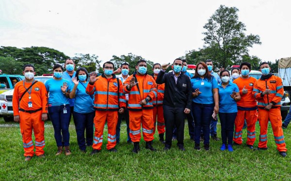 Insumos y equipo humano: La ayuda de El Salvador a Honduras por devastación de Eta