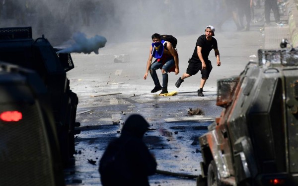 FOTOS: Miles marchan en quinta jornada de protestas en Chile