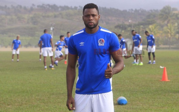 FOTOS: Así fue el primer entreno de Yustin Arboleda como jugador de Olimpia