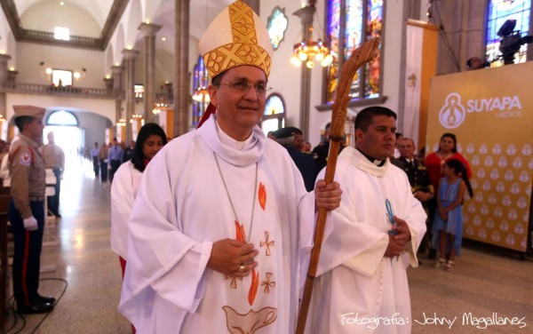 Bomberos rinden honor a la Virgen de Suyapa