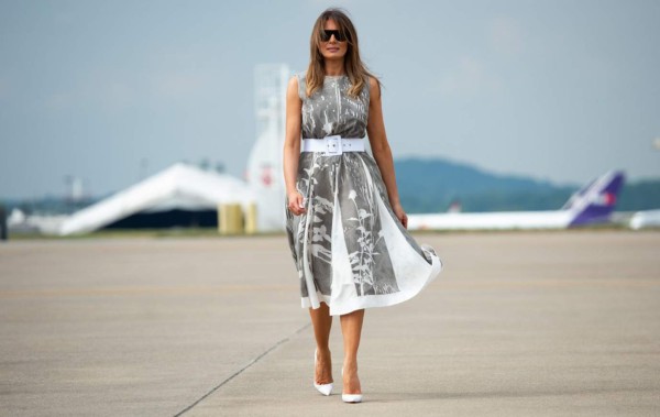 El elegante vestido floral que usó Melania Trump durante su visita a un hospital infantil en Tennessee