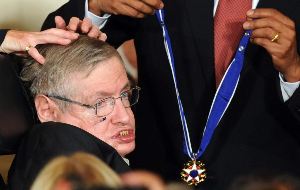 Stephen Hawking y su extraordinaria vida en imágenes