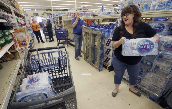 Fotos: Así se preparan los residentes de Texas ante la llegada del huracán Harvey