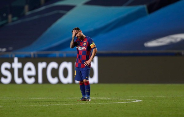 Cabizbajo, impotente y frustrado: El Messi humillado frente al Bayern