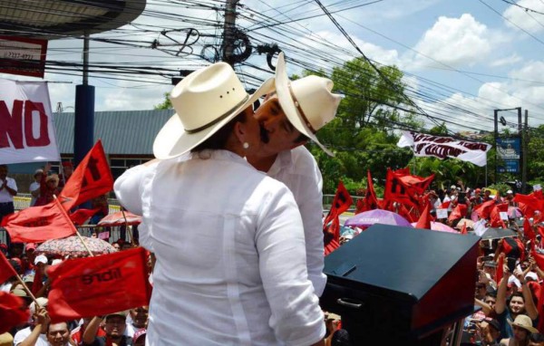 ¿Cómo se conocieron y cómo fue la propuesta de matrimonio de Mel y Xiomara Castro?