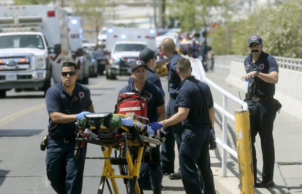 FOTOS: Desconsuelo, lágrimas y dolor entre los familiares de las víctimas de la masacre en un centro comercial de El Paso, Texas