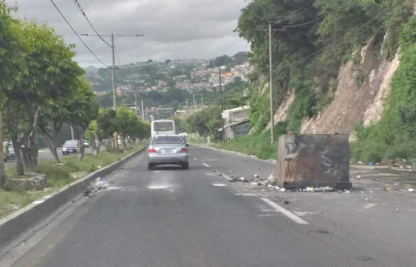 FOTOS: Así amanecieron las calles de la capital hondureña tras intensa noche de protestas