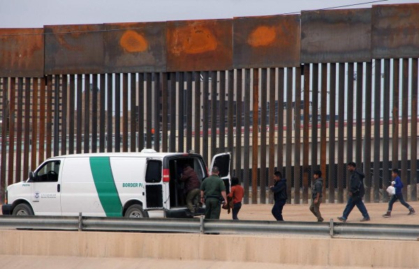 FOTOS: El dolor de los migrantes varados en la frontera para solicitar asilo en Estados Unidos