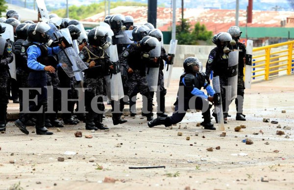 Fotos: Así terminaron quemados cuatro policías tras violento enfrentamiento con miembros del MEU