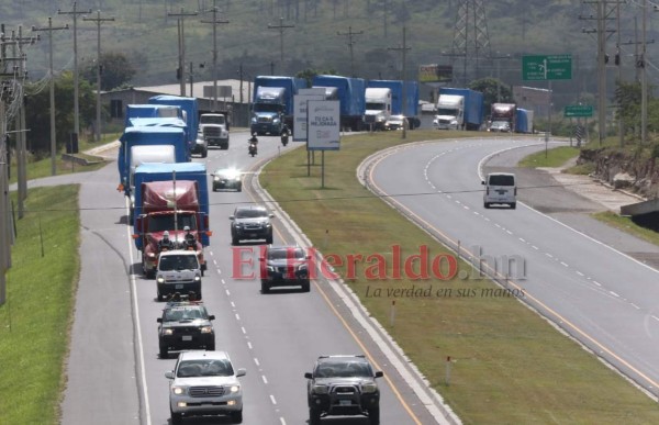 Así se realizó el traslado de los primeros módulos del hospital móvil de Tegucigalpa