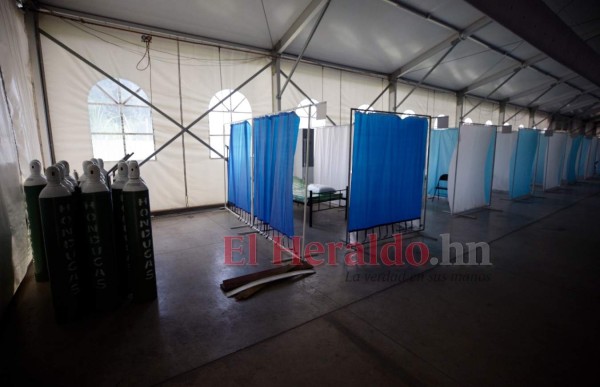 FOTOS: Últimos preparativos para abrir triaje en el Bazar del Sábado