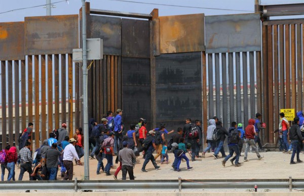 FOTOS: El dolor de los migrantes varados en la frontera para solicitar asilo en Estados Unidos