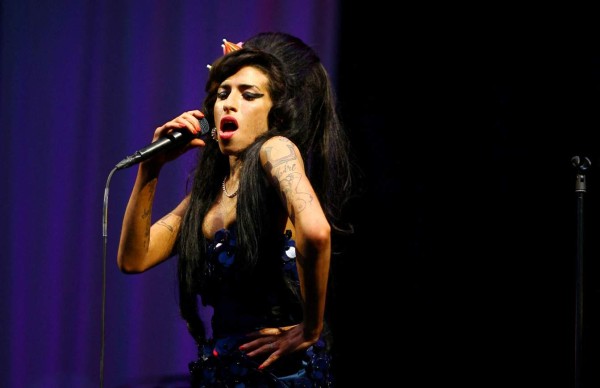 Amy Winehouse, la potente voz apagada por la soledad, las drogas y el alcohol