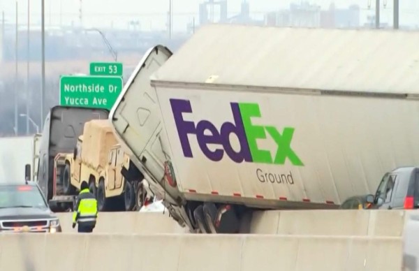 Impactantes imágenes del aparatoso accidente de 75 carros en autopista de Texas