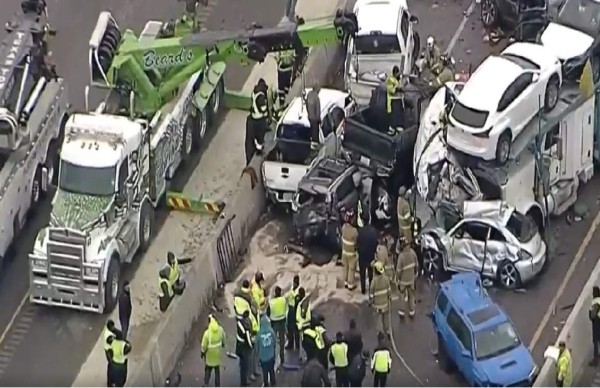 Impactantes imágenes del aparatoso accidente de 75 carros en autopista de Texas