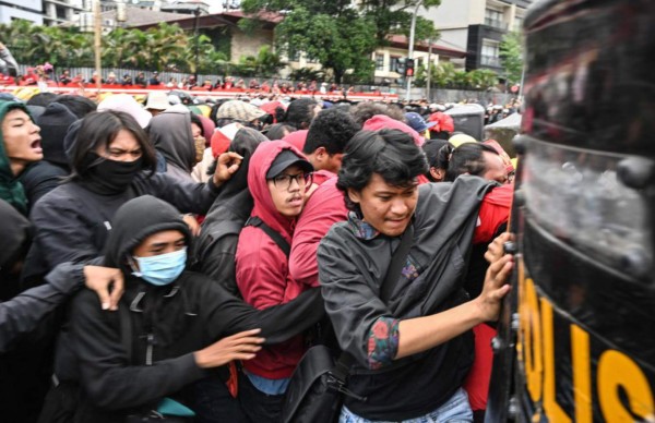 FOTOS: Así se desarrollaron las marchas del Día del Trabajador en varios países del mundo