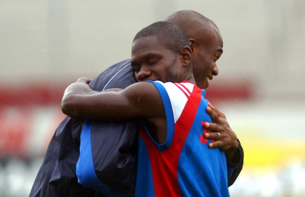 Así inició David Suazo en el fútbol antes de consolidarse en Italia