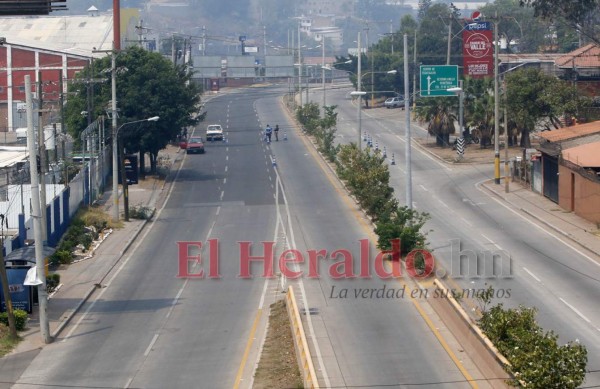 Espectaculares fotos de la quietud que envuelve la capital cerrada por la pandemia