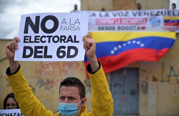 Sin resistencia y con alta abstención, Maduro busca el control del Parlamento (FOTOS)