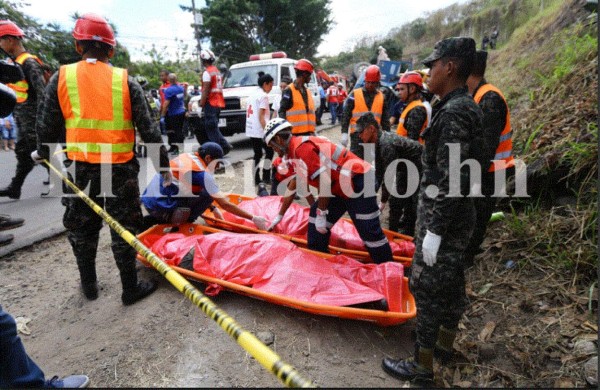 Las imágenes más estremecedoras del accidente de bus en salida al sur