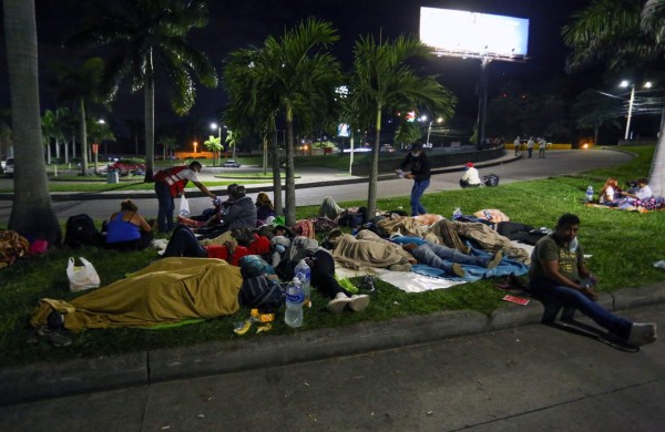 Familias enteras y jóvenes sin esperanza: la primera caravana migrante de 2022 hacia EE UU