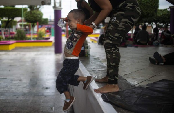 Las dramáticas imágenes que ha dejado a su paso la caravana migrante de hondureños