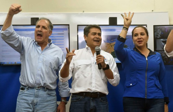 Foto: Así llegó a votar la primera dama Ana García de Hernández