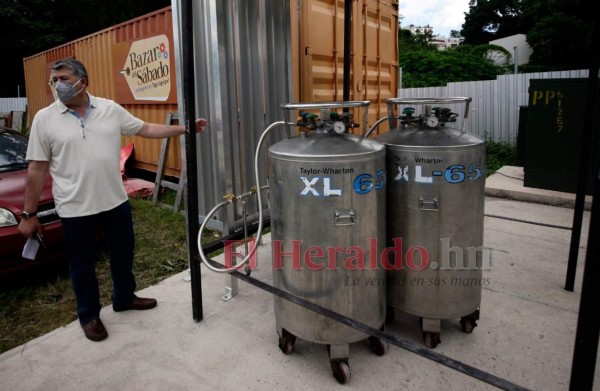 FOTOS: Últimos preparativos para abrir triaje en el Bazar del Sábado