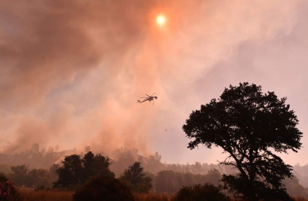 Las impactantes imágenes del voraz incendio forestal en California