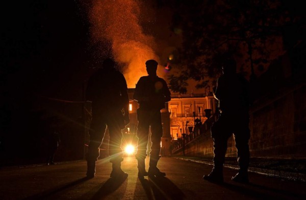 Imágenes: Destruido quedó el Museo Nacional de Brasil en Río de Janeiro tras voraz incendio