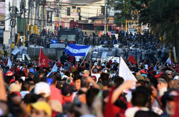 Las imágenes que no vio de los actos violentos de miembros de la Alianza en la capital de Honduras