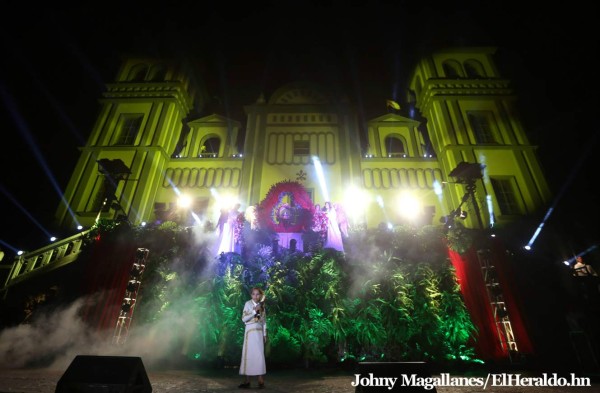 FOTOS: Extraordinaria muestra de fe y talento en la alborada en honor a la Virgen de Suyapa