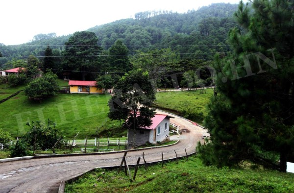 Hotel y Cabañas Ros, la cueva del León en Valle de Ángeles