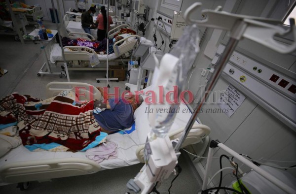 Fallas eléctricas, baños dañados y goteras: El mal estado de los vagones del módulo hospitalario de Choluteca (FOTOS)