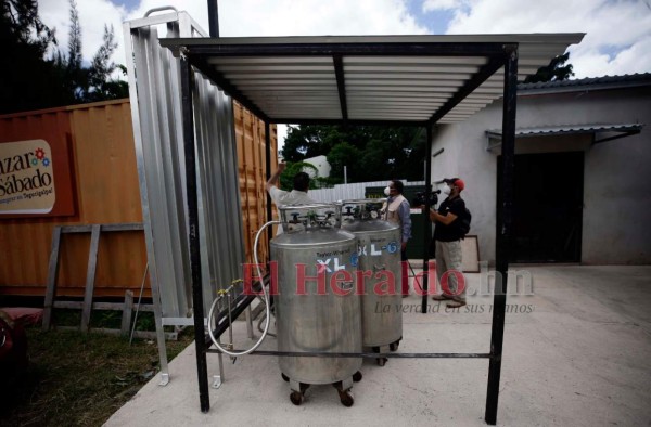 FOTOS: Últimos preparativos para abrir triaje en el Bazar del Sábado