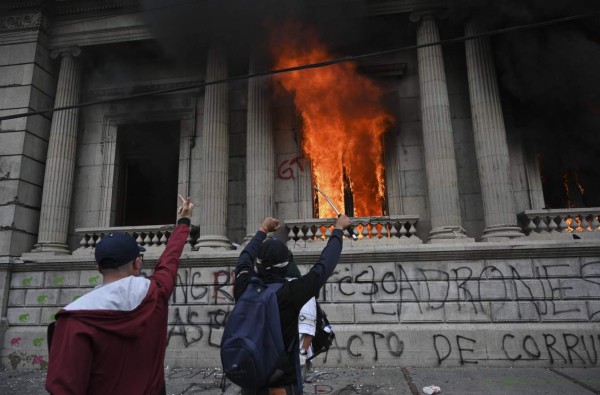 FOTOS: 14 datos para entender las masivas protestas en Guatemala