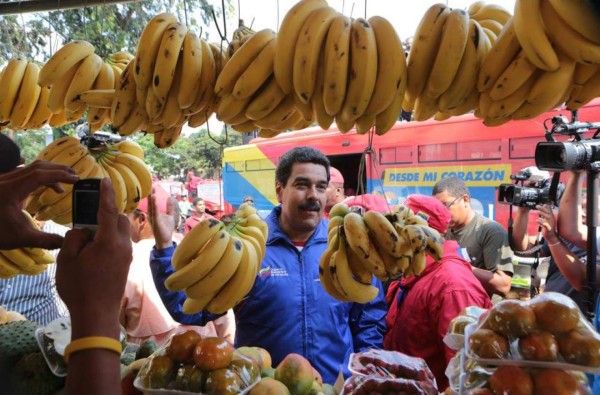 JOH, Mel y otros presidentes que se exhibieron comiendo en público