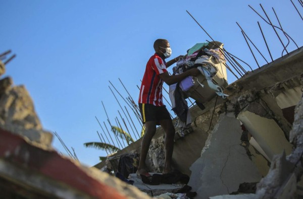 'Escuché gritos de dolor en todas partes': Sobrevivientes narran sismo en Haití