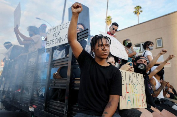 FOTOS: Ni el mal clima frena protestas antirracistas en Estados Unidos