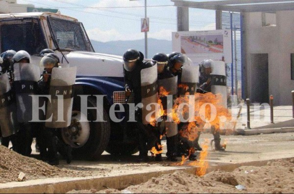 Así fue el desalojo de estudiantes que protestaron a favor de Kevin Solórzano