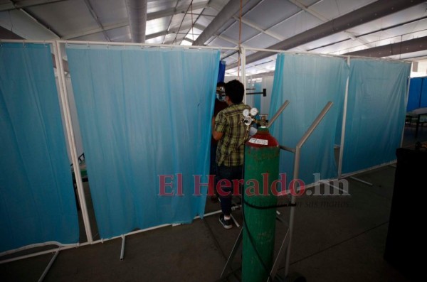 FOTOS: Últimos preparativos para abrir triaje en el Bazar del Sábado