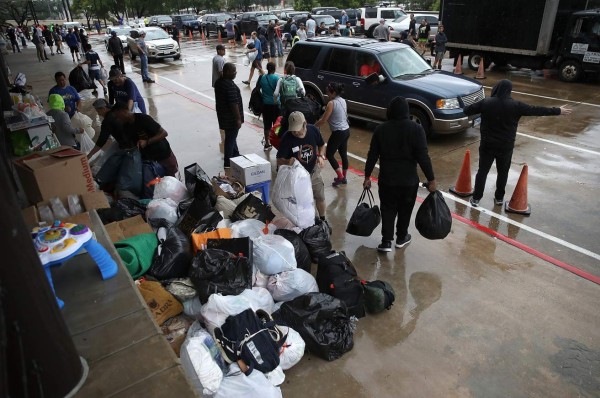 Abarrotados lucen los albergues de Texas tras el paso de Harvey