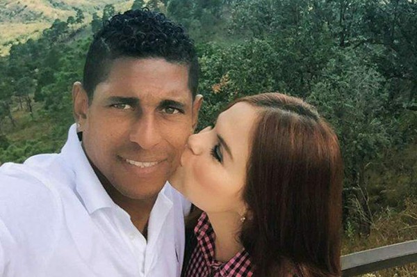 Fotos: Los besos más apasionados de los futbolistas y sus parejas