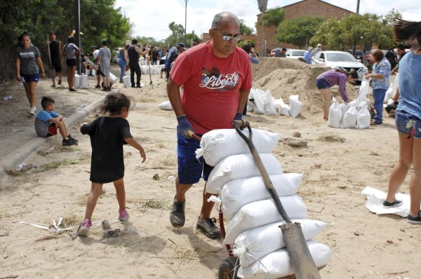 Fotos: Así se preparan los residentes de Texas ante la llegada del huracán Harvey